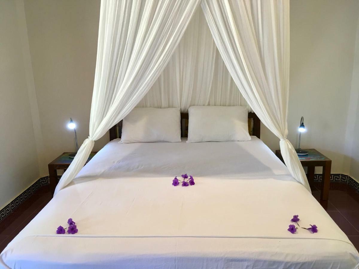 The Papalagi Resort Gili Gede Екстер'єр фото
